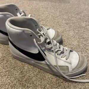 Nike Blazers Mid 77 5.5 youth